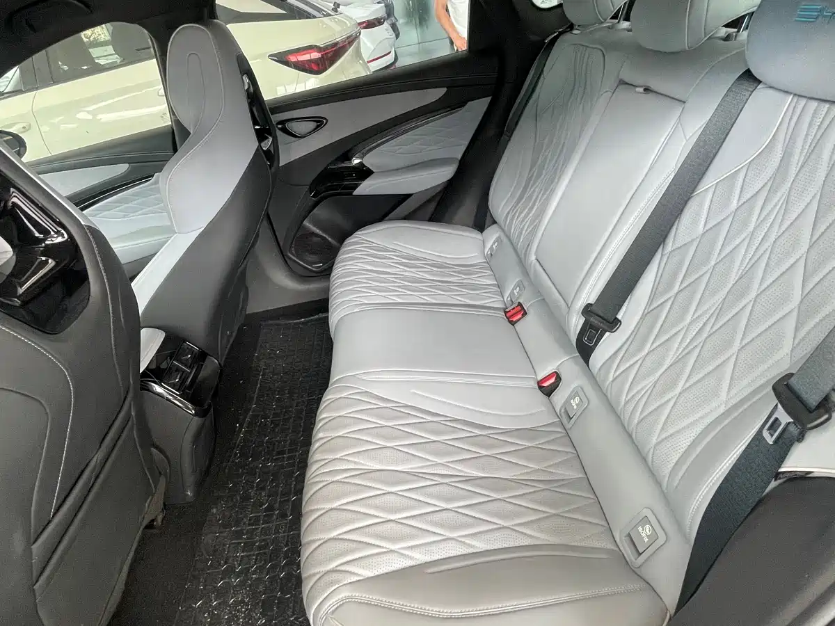 BYD Seal 2022 550km Standard Range RWD Premium фото 9