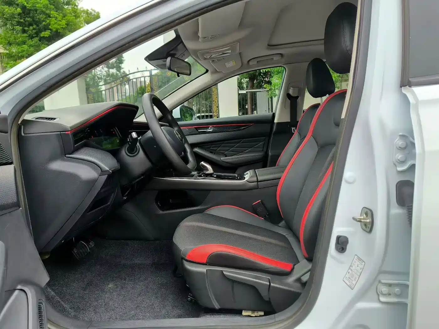 Dongfeng Aeolus Yixuan MAX 2022 2023 1.5T Super Dad Edition