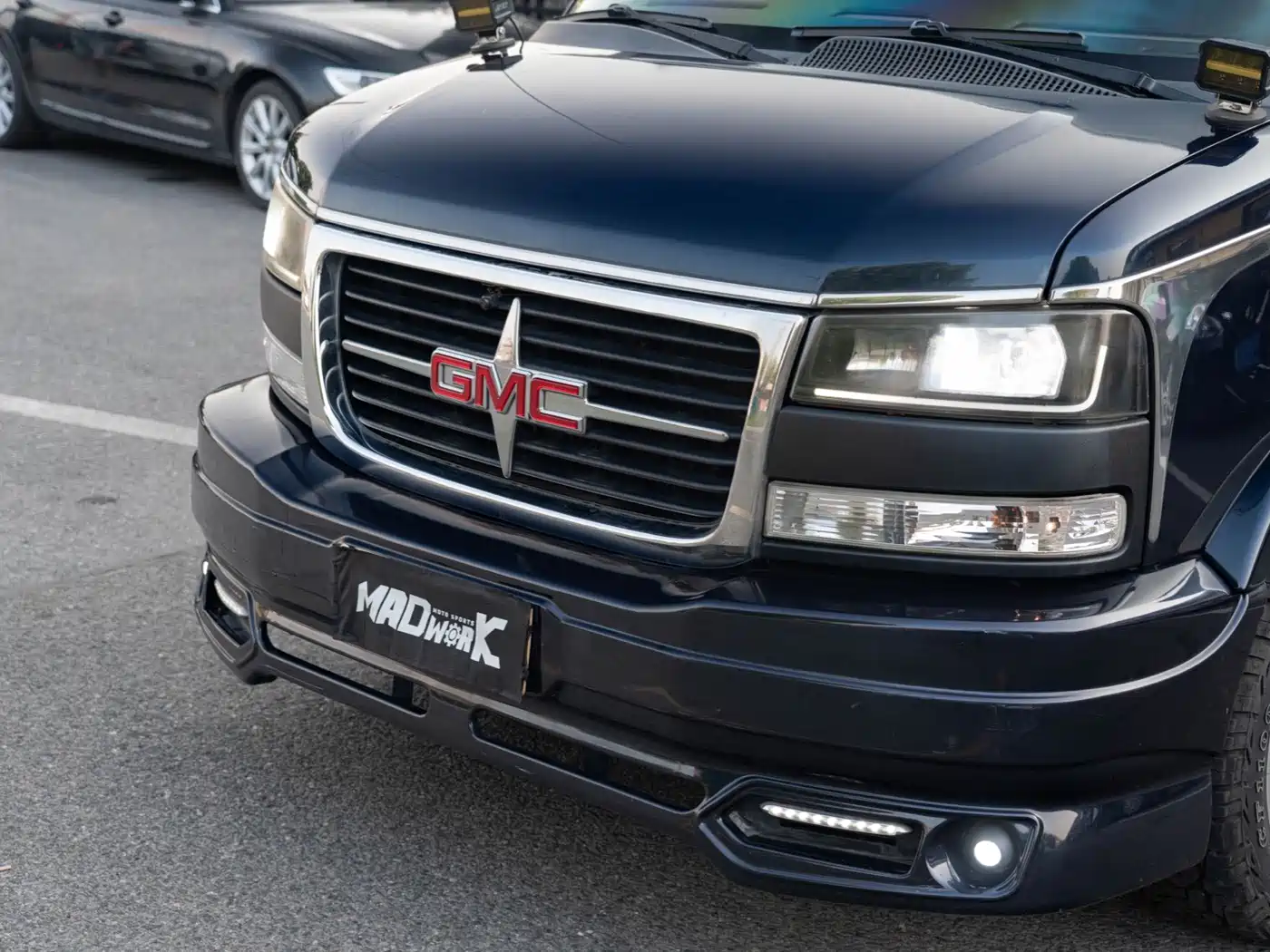 GMC Savana 2015 2015 6.0L G600L Elegance Edition