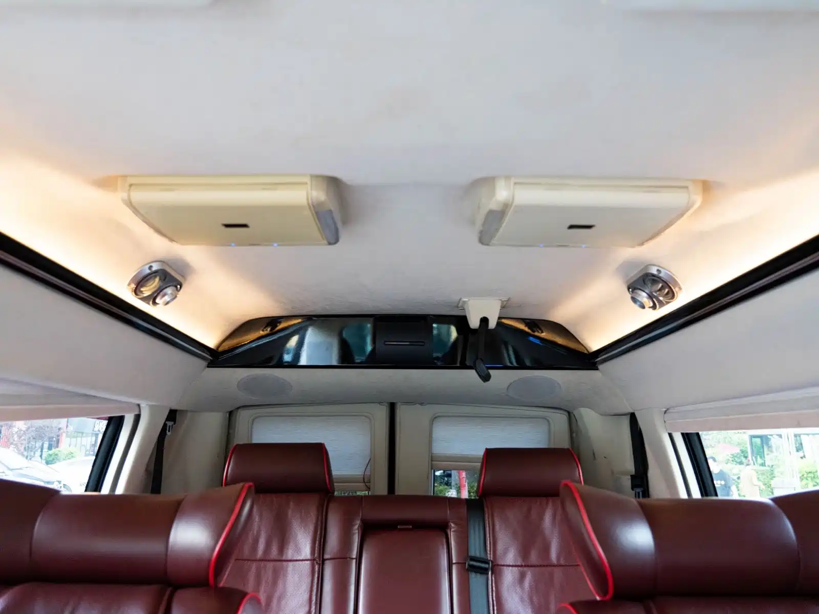 Photo 18 - GMC Savana