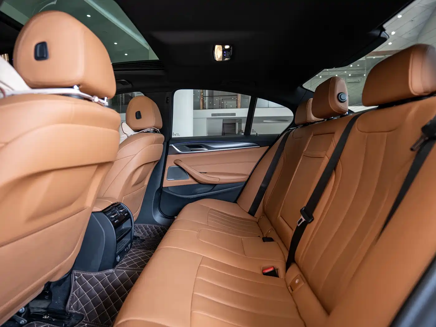 BMW 5 Series (Import) 2021 530i M Sport Package фото 9
