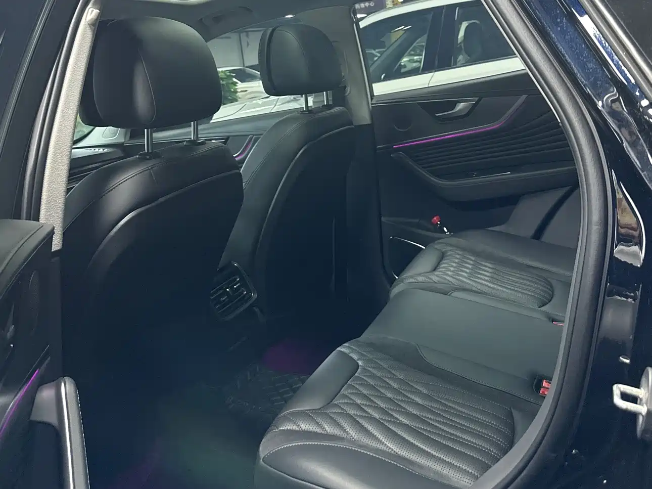 Hongqi HS5 2023 2.0T AWD Flag Pro 500,000 Units Commemorative Edition фото 10