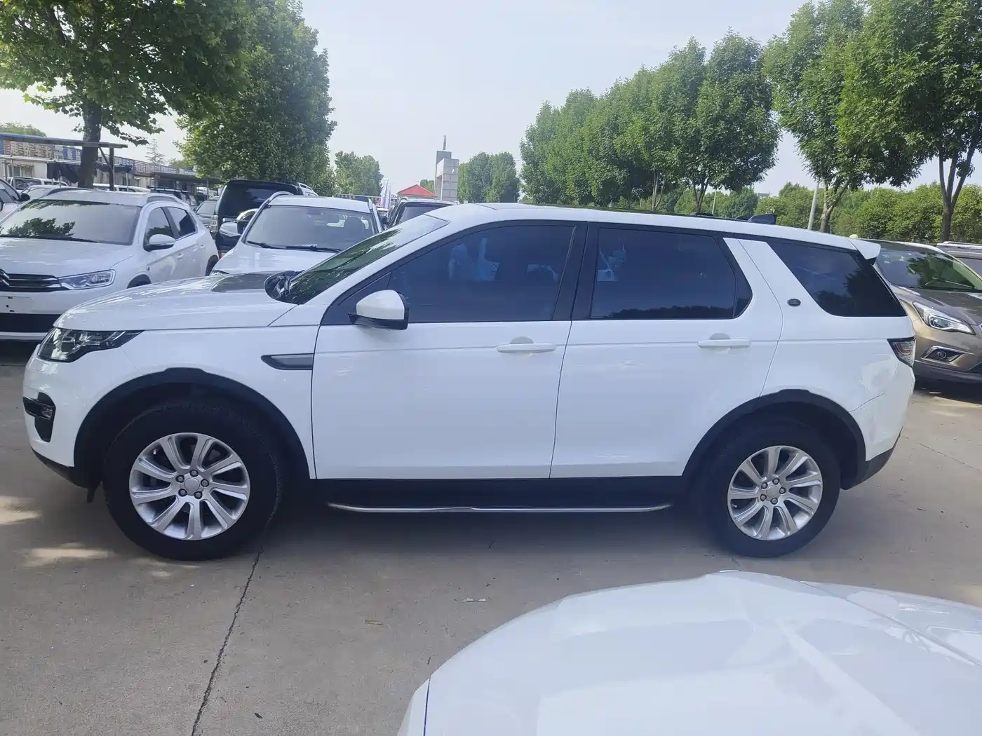 Land Rover Discovery Sport 2017 2.0T SE фото 4