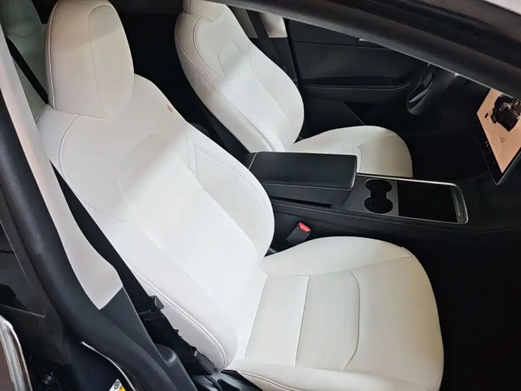 Фото 25 - Tesla Model Y