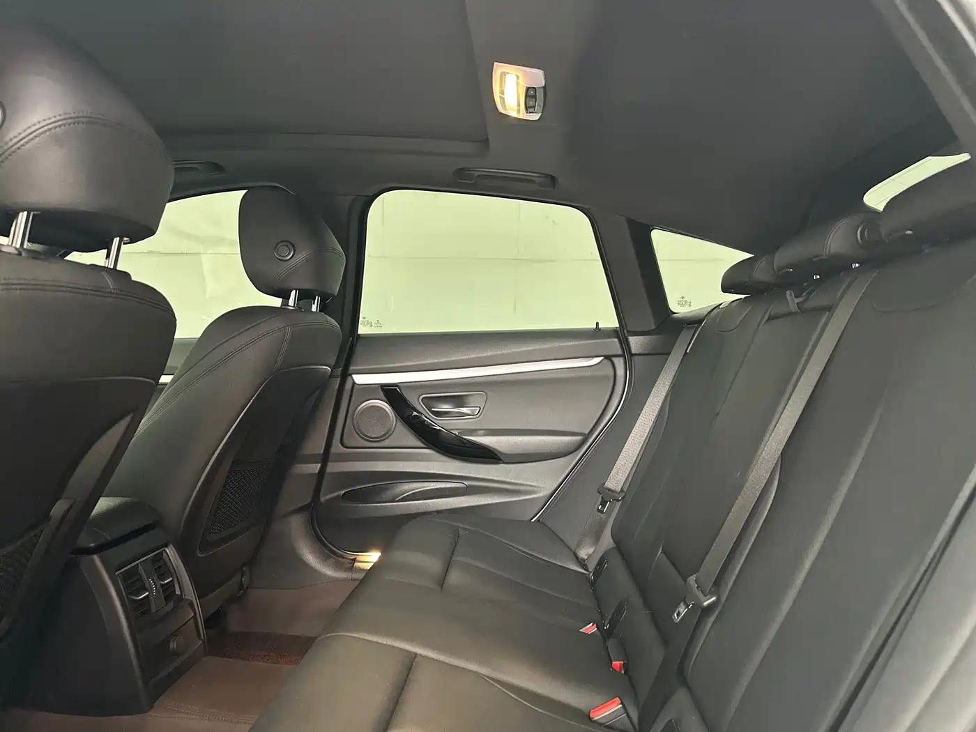 BMW 3 Series GT 2020 320i M Sport Package фото 8