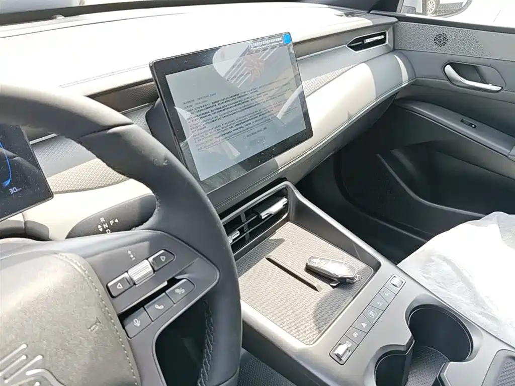 BYD Qin PLUS 2026 DM-i Smart Edition 128KM Progressive фото 13