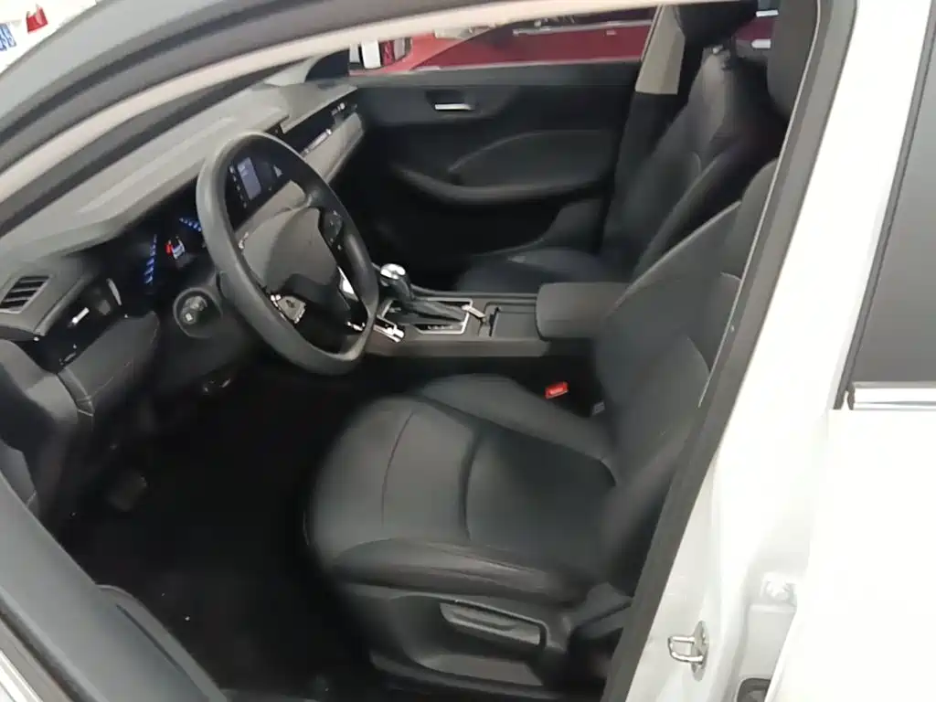 Roewe i5 2025 2026 1.5L CVT Luxury