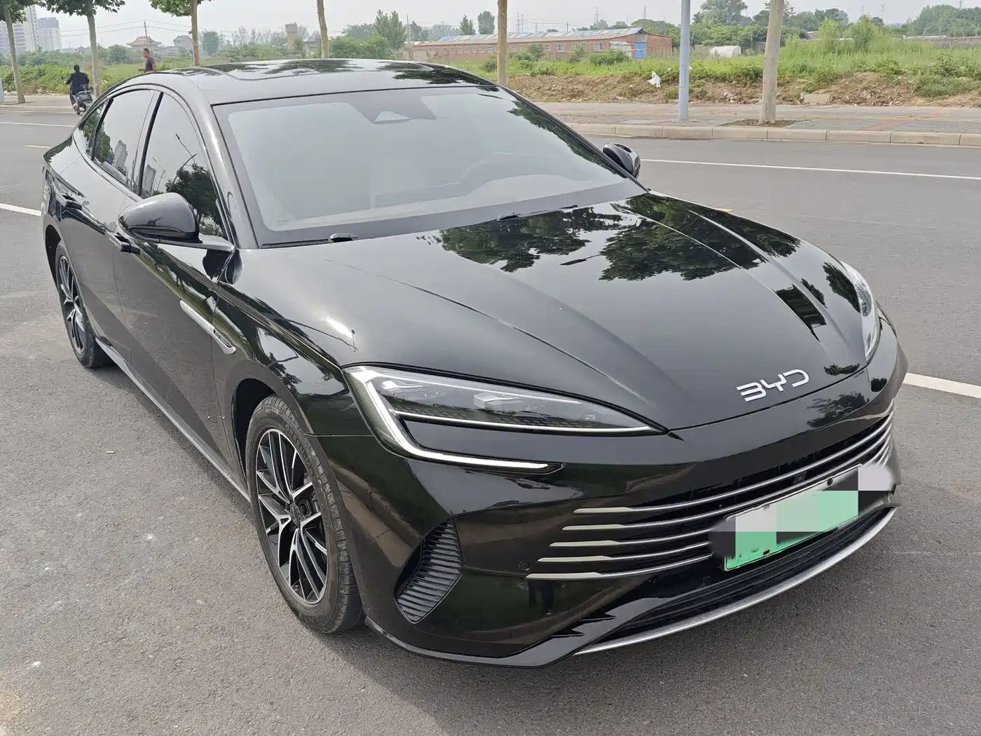 BYD Seal 2024 Glory Edition DM-i 1.5L 121km Luxury фото 3