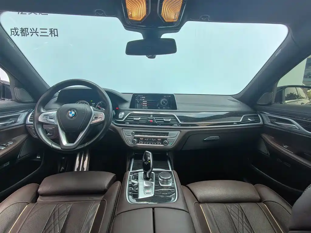 BMW 7 Series 2016 740Li Leading Edition фото 13