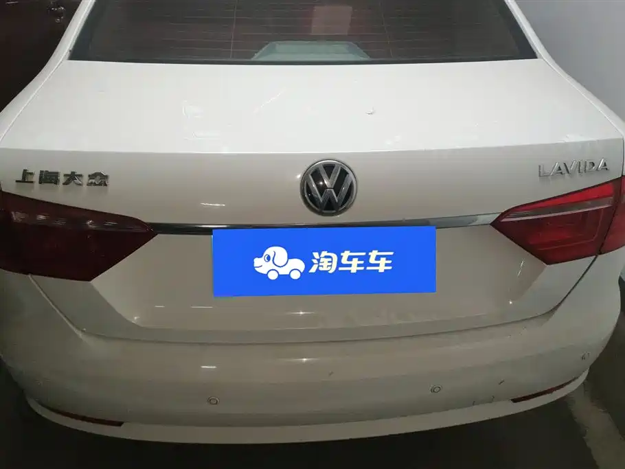Volkswagen Lavida 2013 1.6L Automatic Trend Edition фото 4