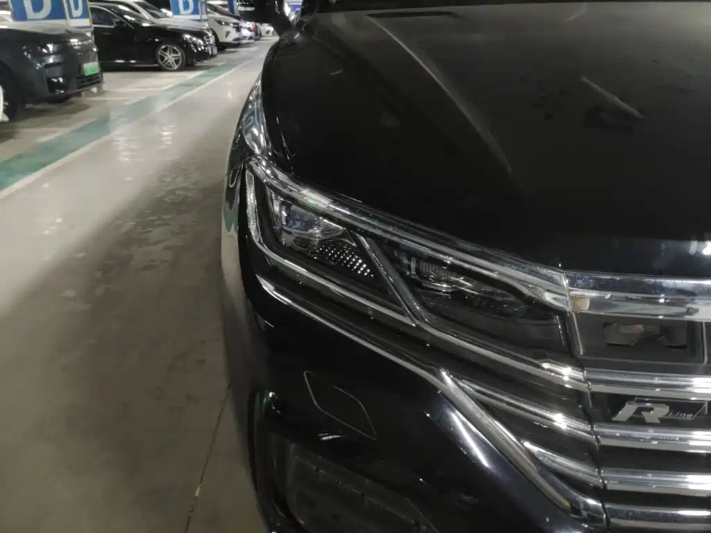 Фото 8 - Volkswagen Touareg