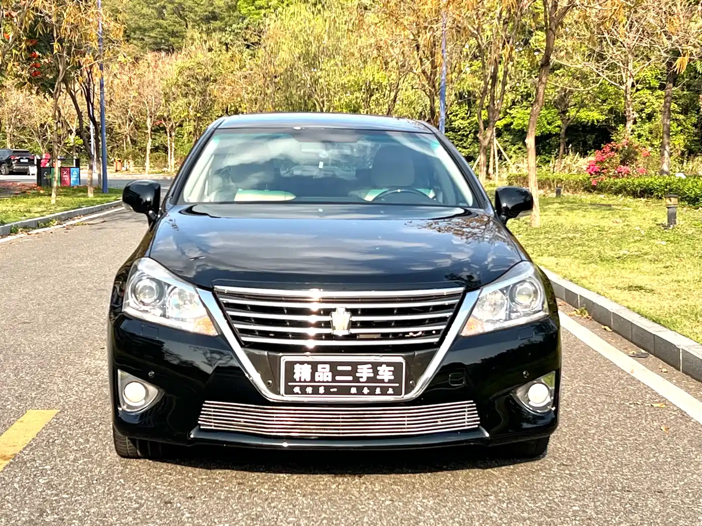 Toyota Crown 2012 2.5L Royal Leather Edition фото 2