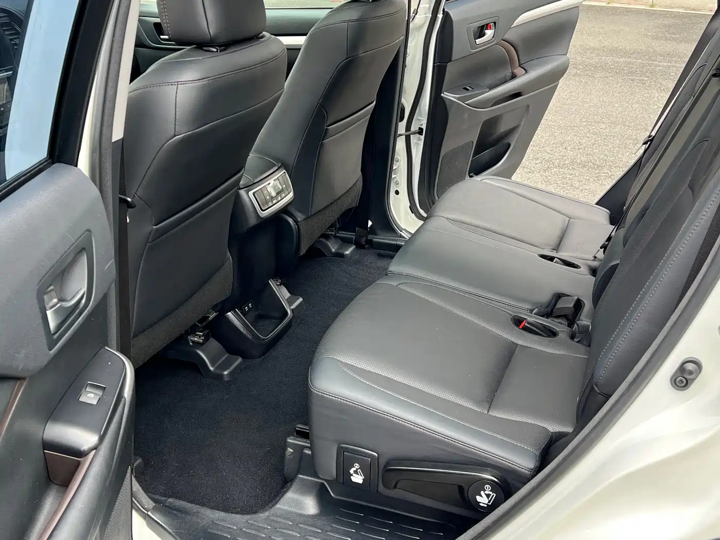 Toyota Highlander 2018 2.0T 4WD Luxury 7-seater China VI фото 15