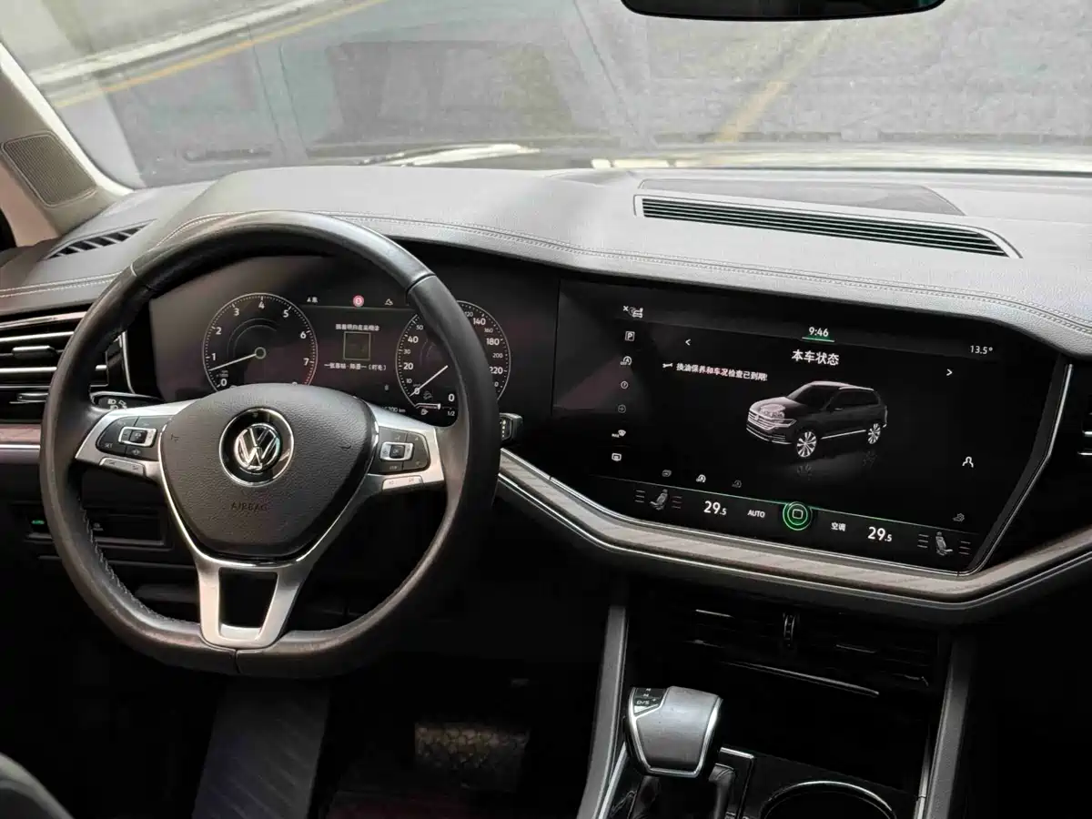 Volkswagen Touareg 2019 3.0TSI Sharp Edge Edition China VI фото 16