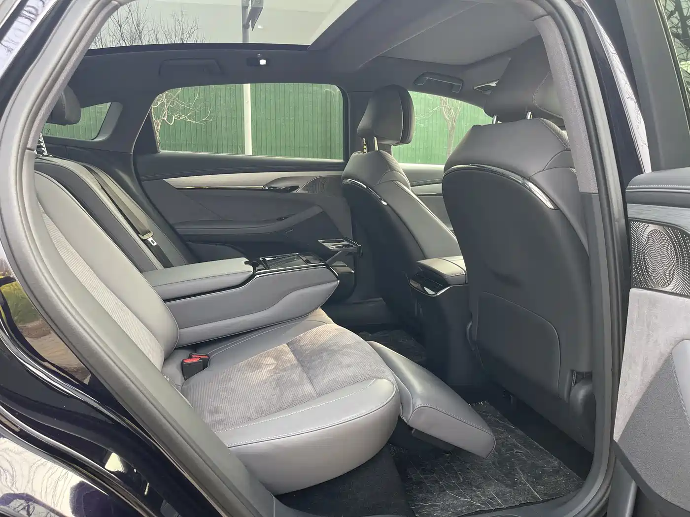 Voyah Auto VOYAH Zhuiguang 2024 PHEV AWD Ultra Long Range Flagship фото 13