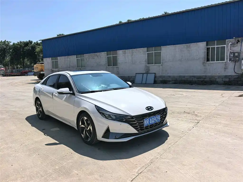 Hyundai Elantra 2021 1.5L CVT GLX Elite Edition фото 2