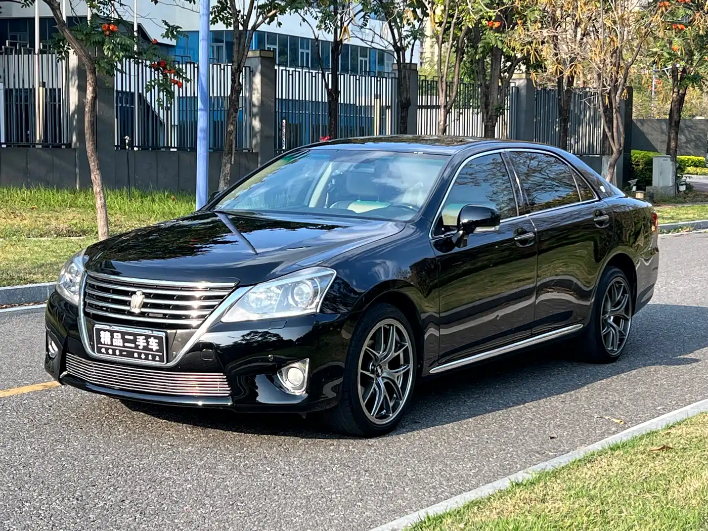 Toyota Crown 2012 2.5L Royal Leather Edition