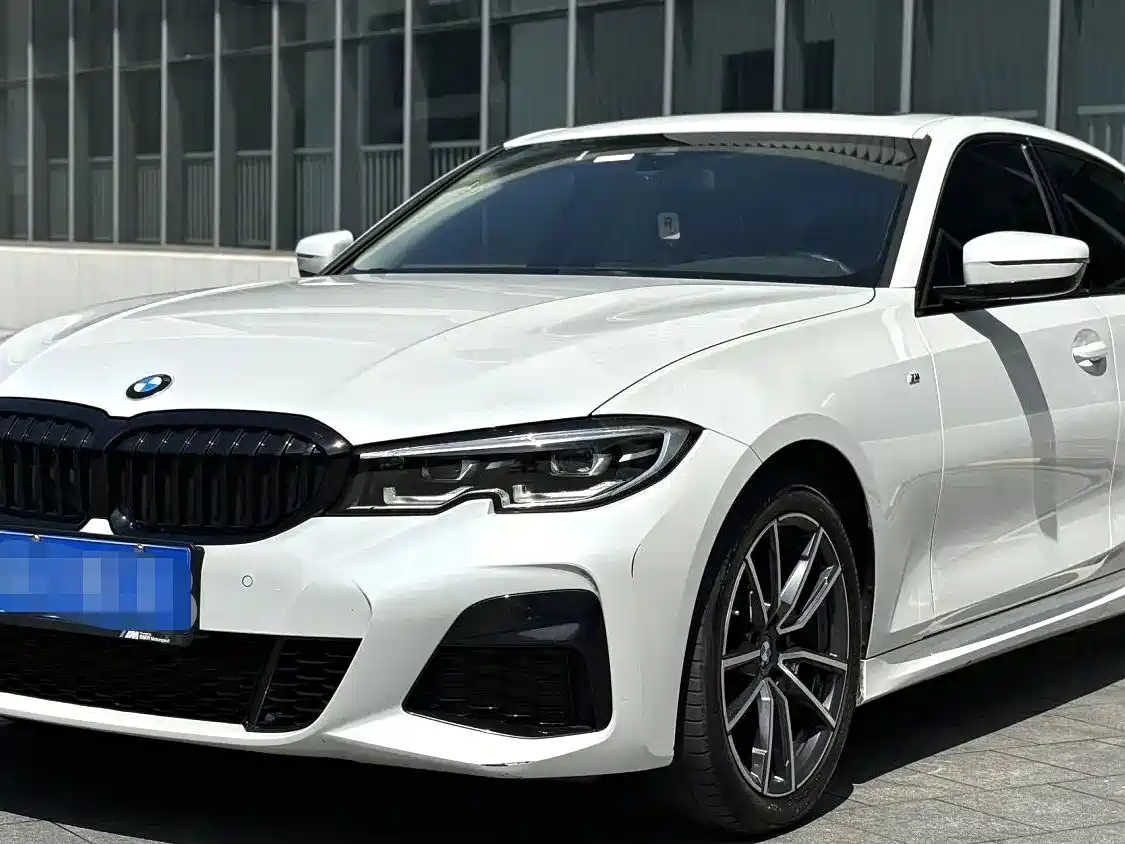 BMW 3-SERIES