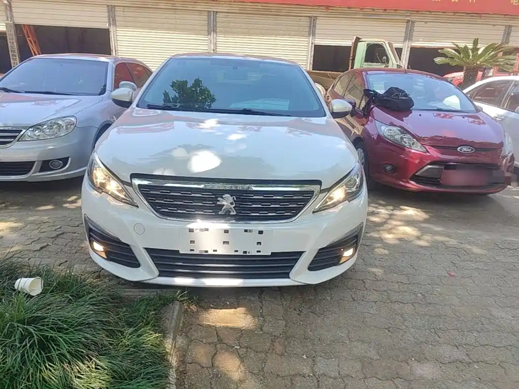 Peugeot 308 2016 1.6L Automatic Luxury фото 3