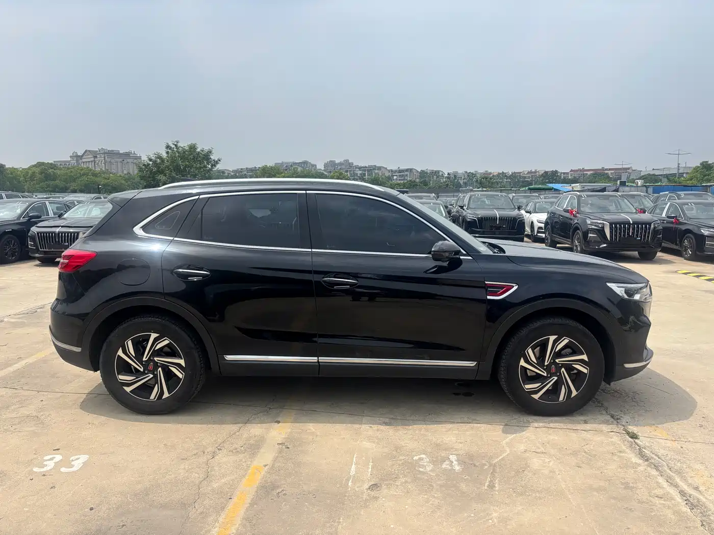 Hongqi HS5 2022 Facelift 2.0T Smart Flag Enjoyment Edition фото 4