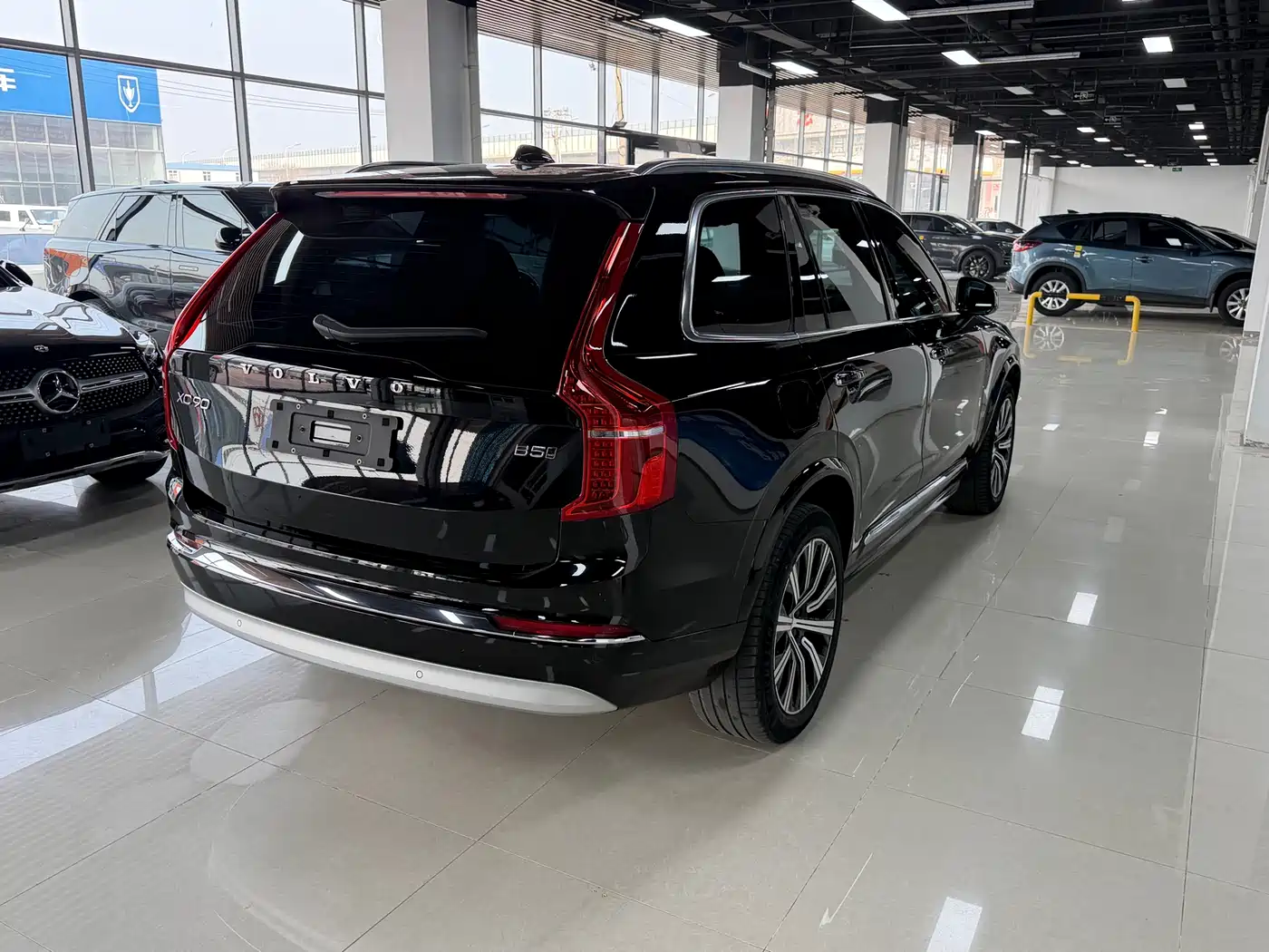 VOLVO XC90