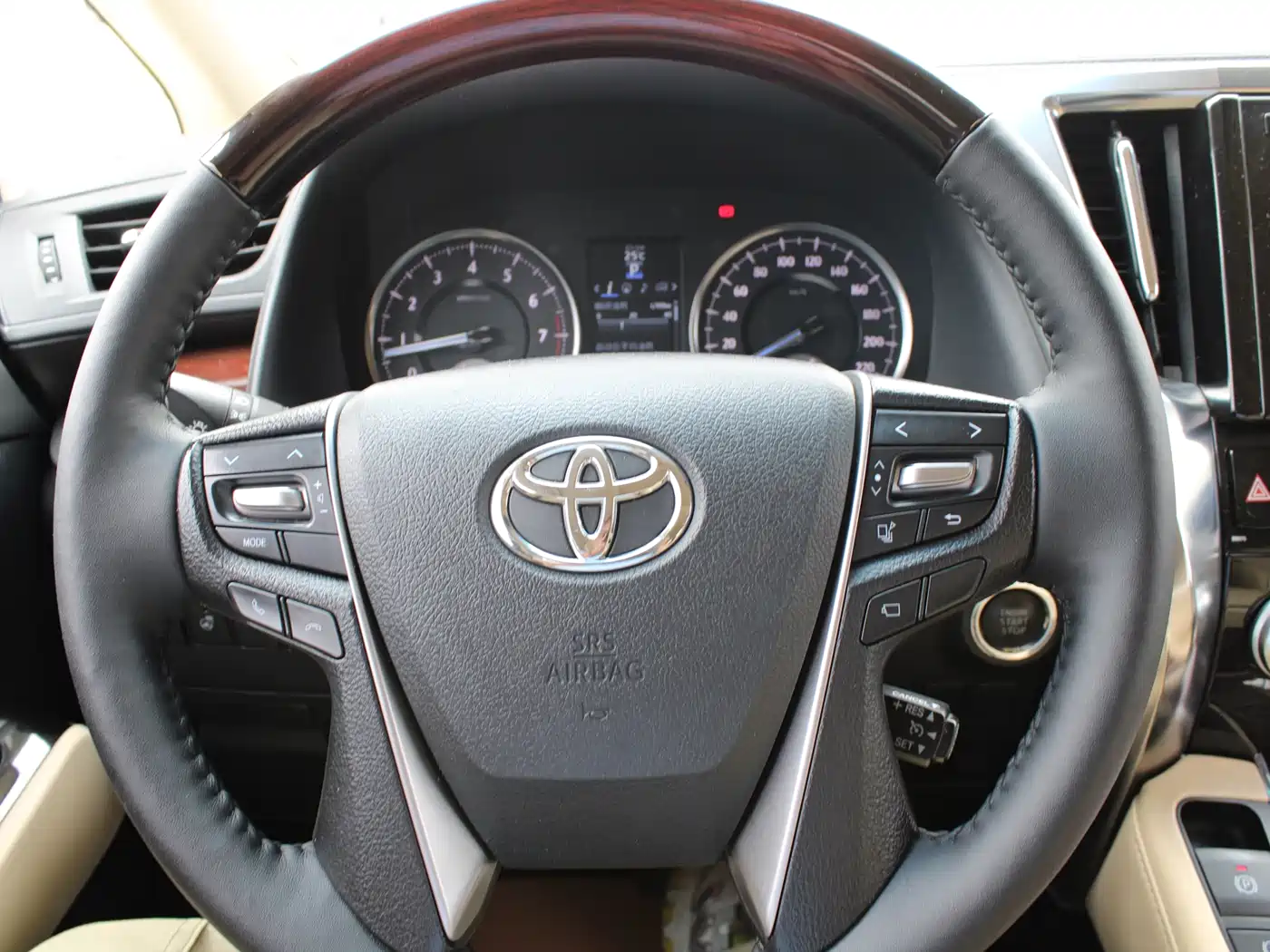 Toyota Alphard 2015 3.5L Luxury Edition фото 23