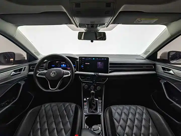 Volkswagen Sagitar 2023 300TSI DSG Surpassing Edition фото 4