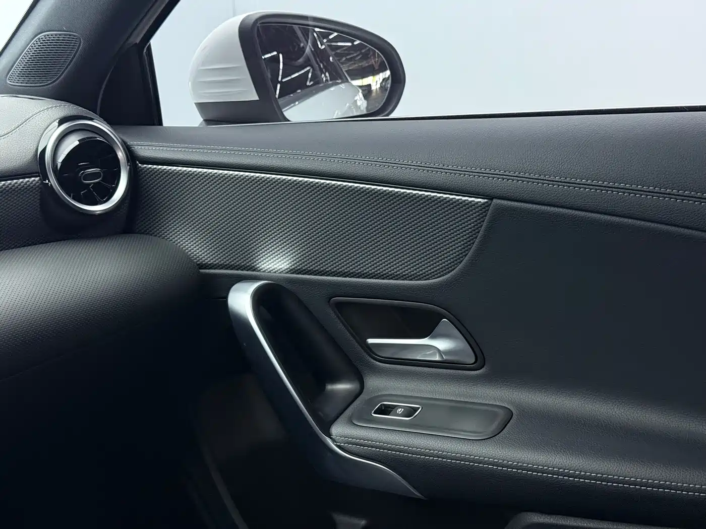 Mercedes-Benz A-Class 2023 A 180 L фото 11