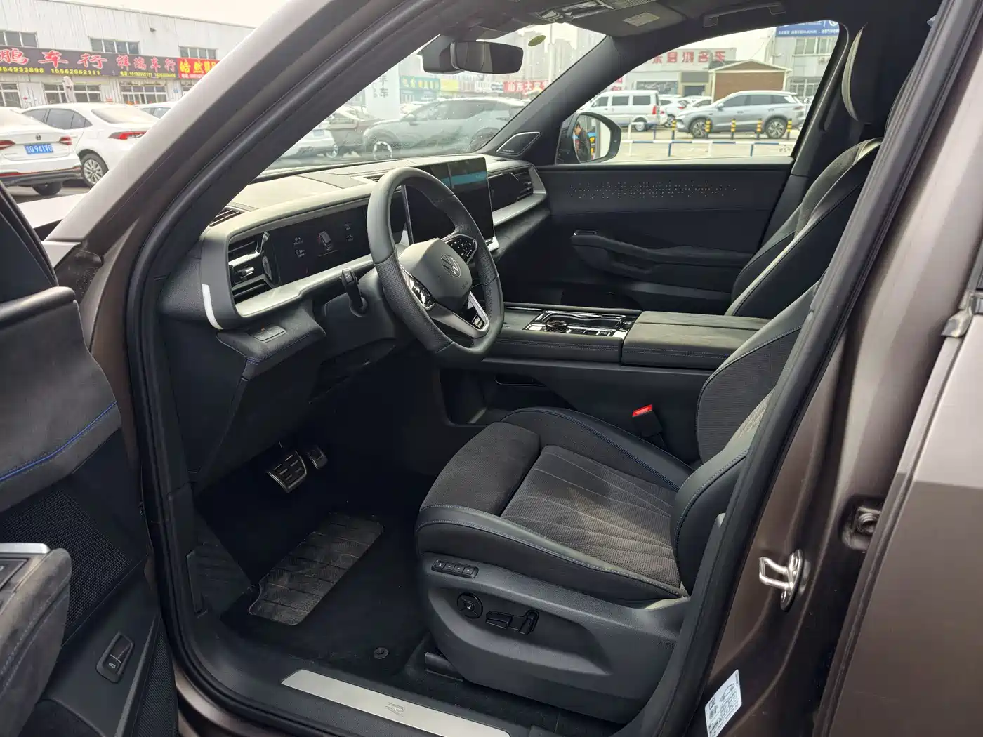 Volkswagen Teramont 2025 Teramont Pro 450TSI 4WD Summit Edition фото 6