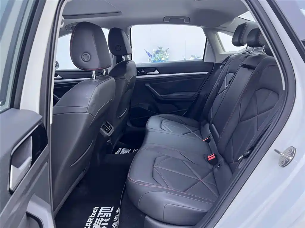 Volkswagen Lavida 2024 Model 300TSI DSG Starlight Leading Edition фото 16