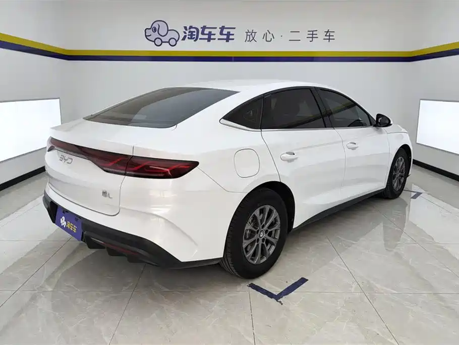 BYD Qin L 2024 DM-i 80KM Leading Edition фото 3
