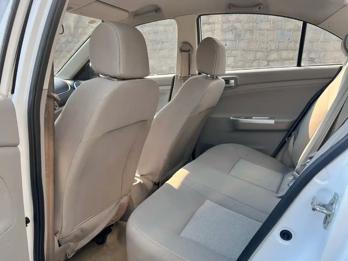 Changan Yuexiang V3 2016 2015 1.4L Manual Happiness Model China IV