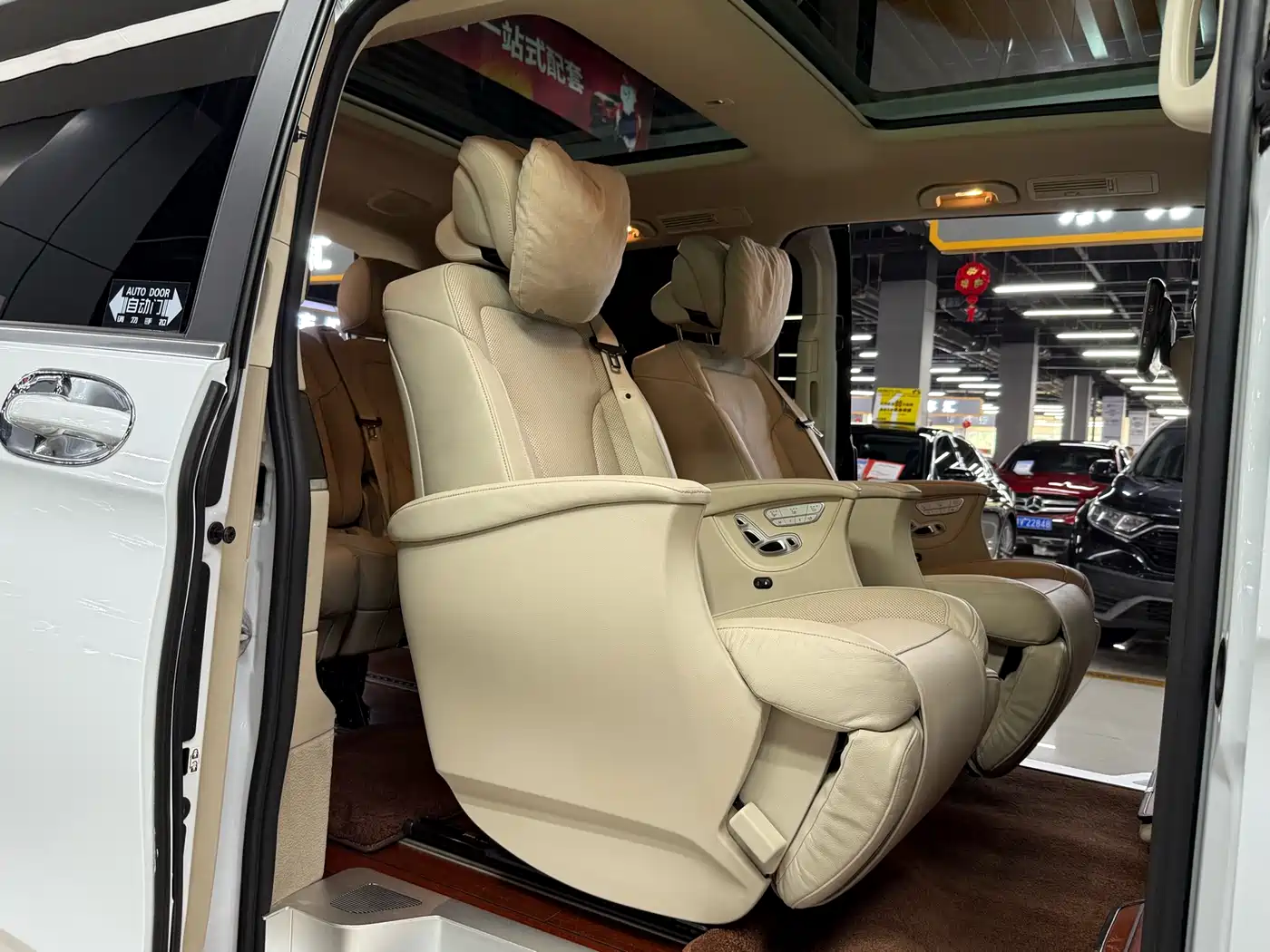 Mercedes-Benz V-Class 2018 V 260 Premium Edition China VI фото 15