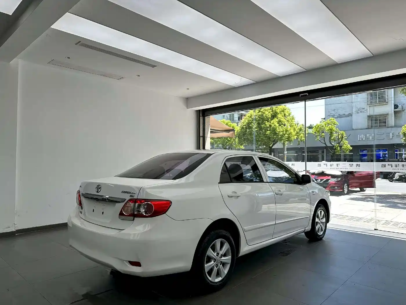 Toyota Corolla 2013 Special Edition 1.6L Auto Ultimate Cool GL фото 9