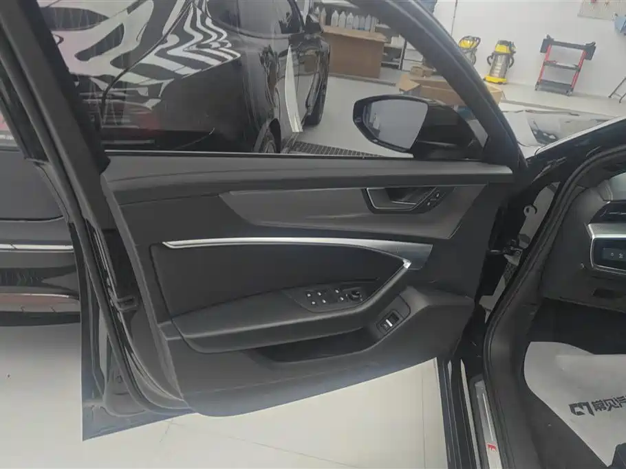 Audi A6L 2021 40 TFSI Luxury Sport фото 7