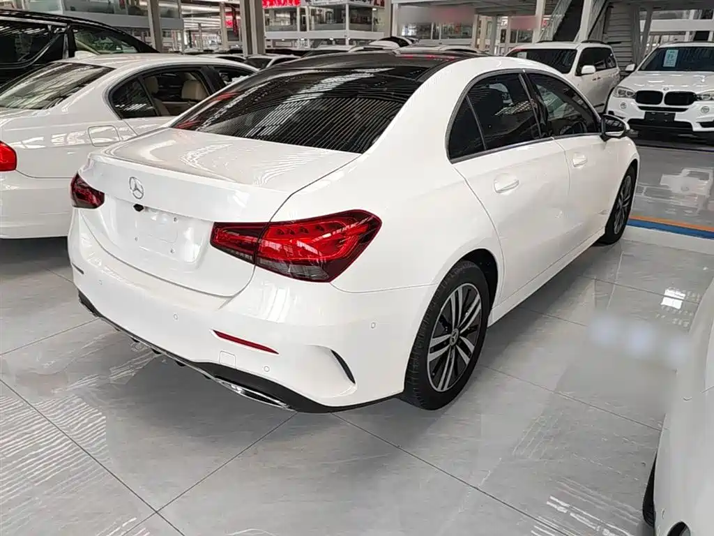 Mercedes-Benz A-Class 2020 A 180 L Sport Sedan фото 7