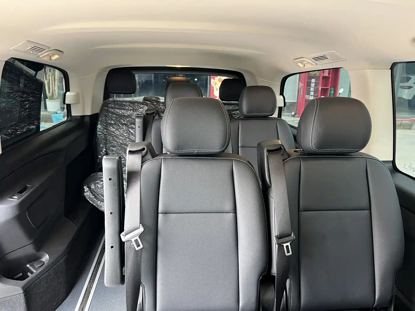 Mercedes-Benz Vito 2023 2.0T Elite 9-Seater фото 7
