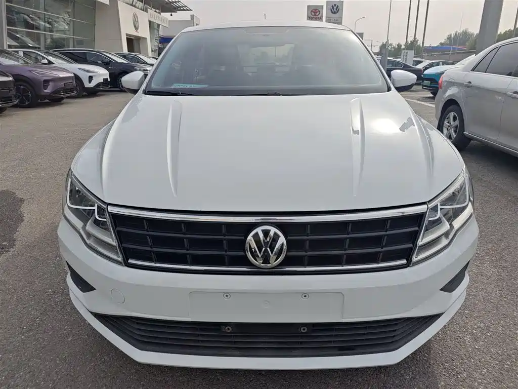 Volkswagen Jetta 2019 Dream Edition 1.4L Manual Fashion фото 4