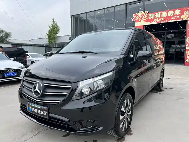 Mercedes-Benz Vito 2023 2.0T Elite 9-Seater