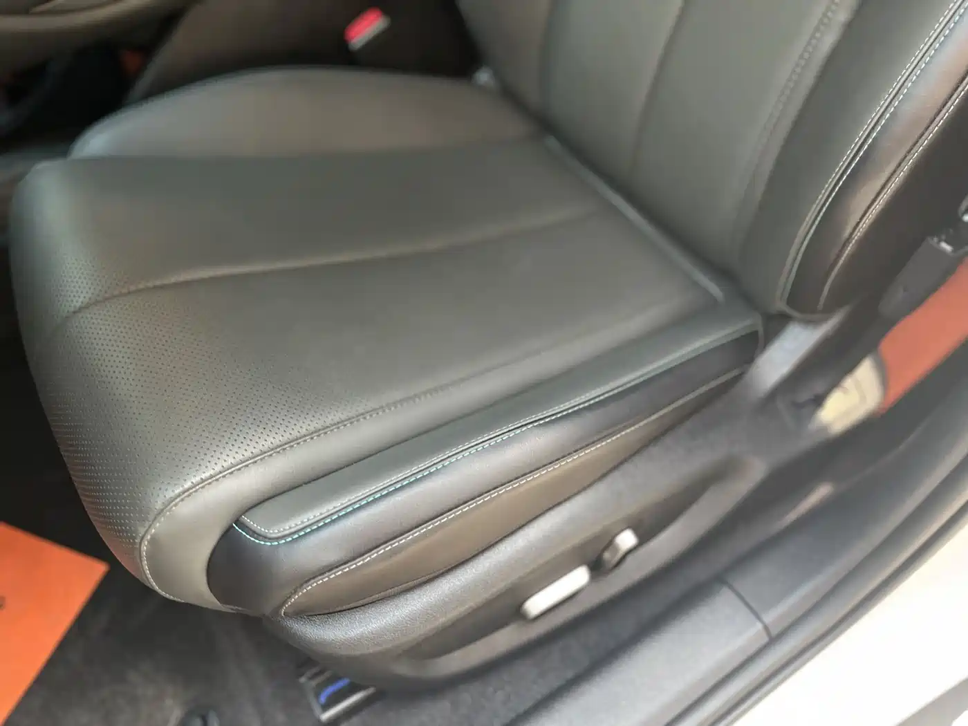 BYD Qin PLUS 2024 Glory Edition DM-i 120KM Surpass фото 7
