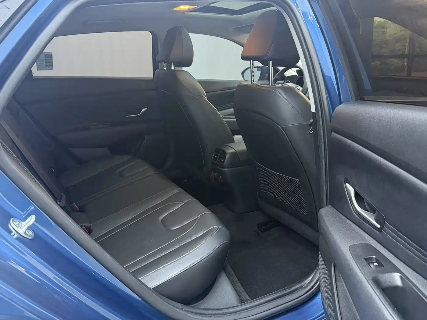 Hyundai Elantra 2023 1.5L CVT GLX Elite Edition фото 9