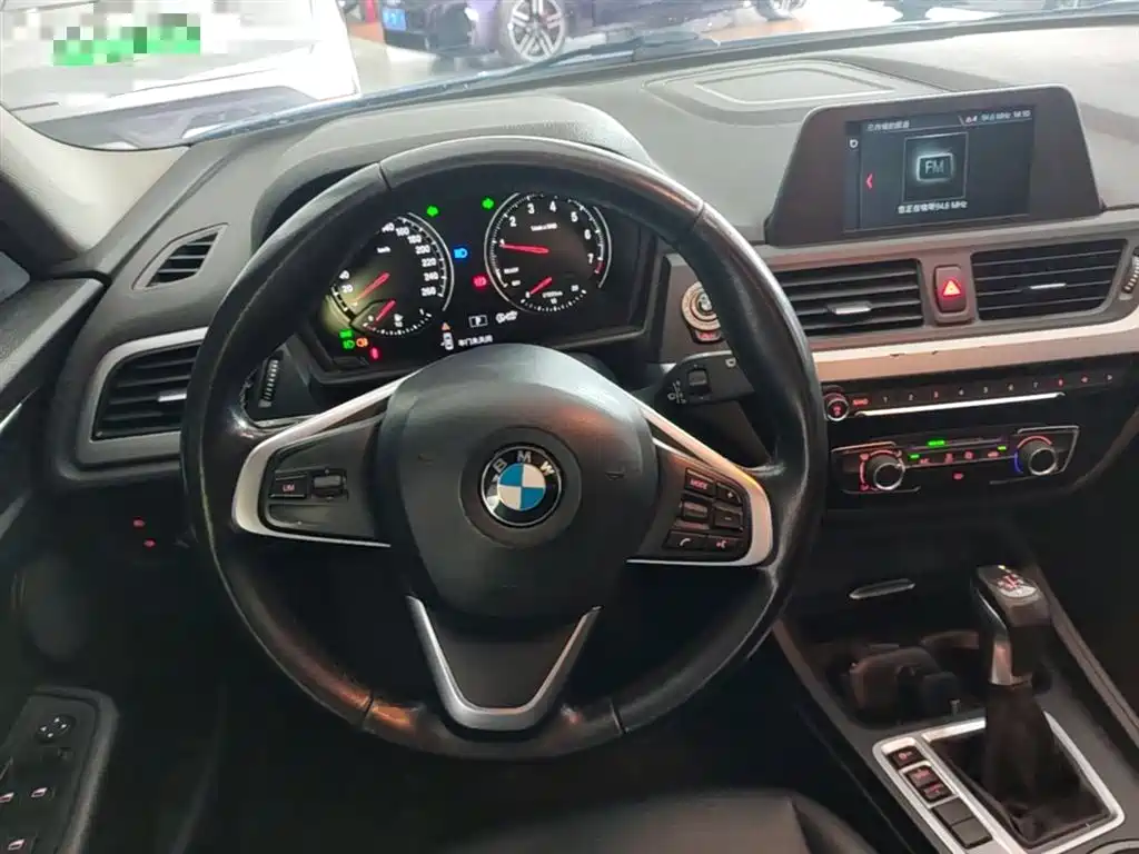 BMW 1 Series 2018 118i Fashion Edition фото 11