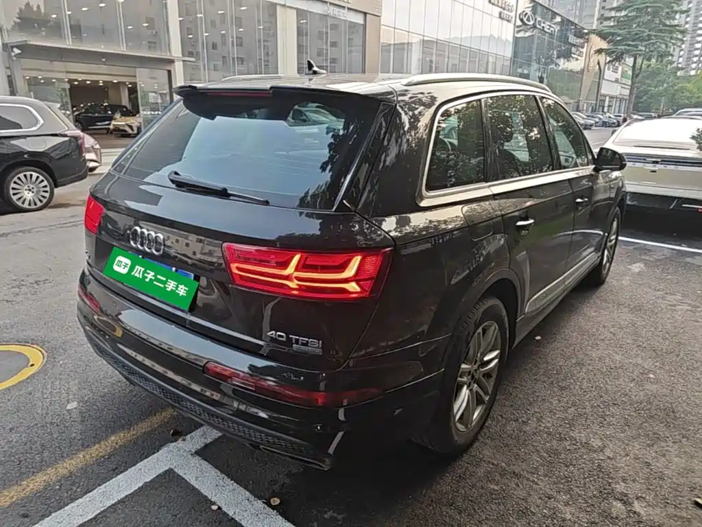 Фото 7 - Audi Q7