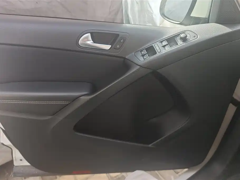 Volkswagen Tiguan 2016 280TSI Automatic 2WD Silk Road Fashion Edition фото 7