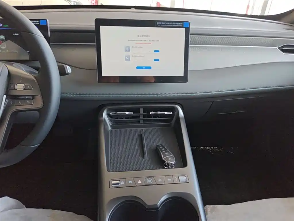 BYD Qin PLUS 2026 DM-i Smart Edition 128KM Progressive фото 13