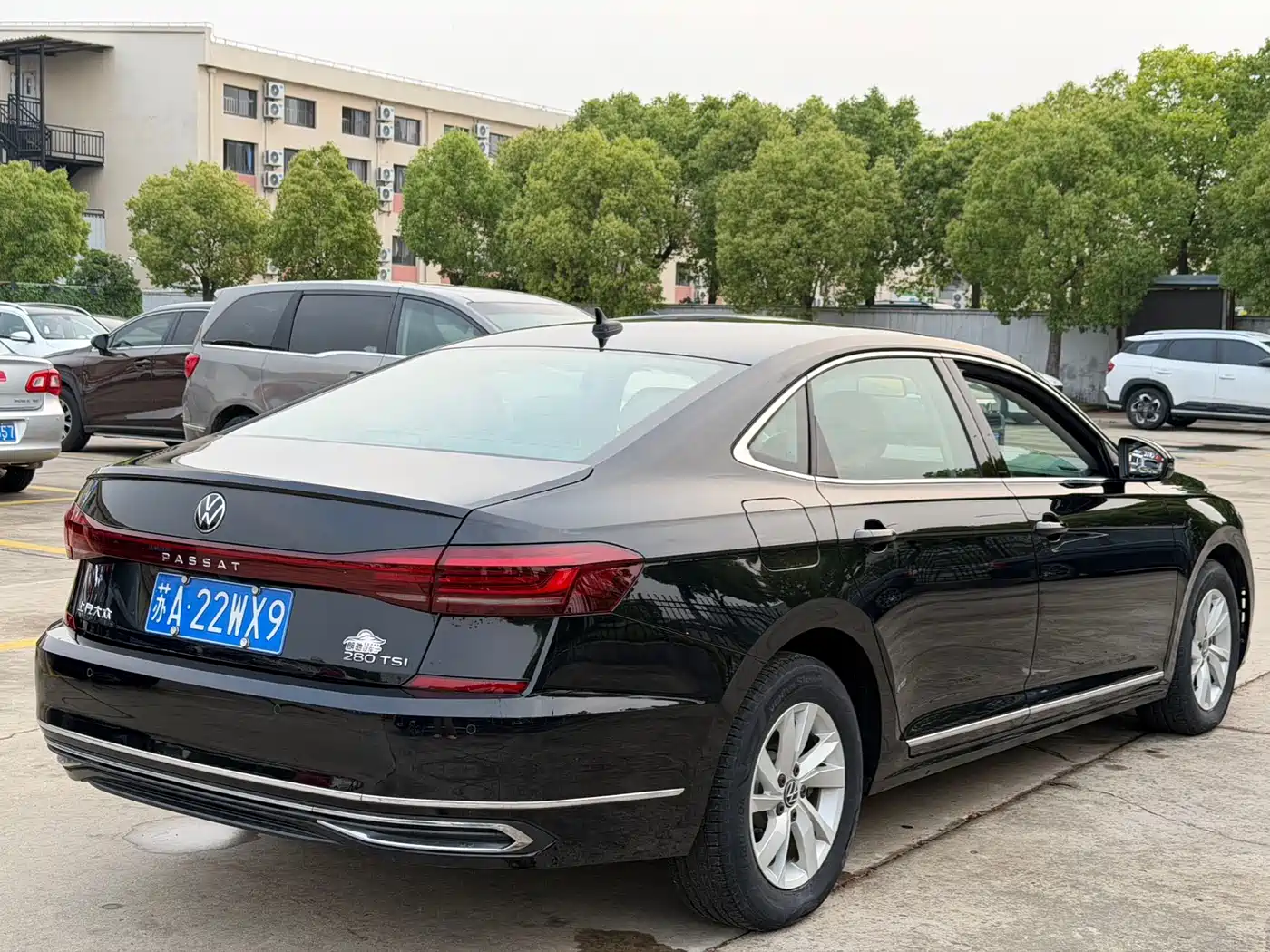Volkswagen Passat 2022 280TSI Business Edition фото 4