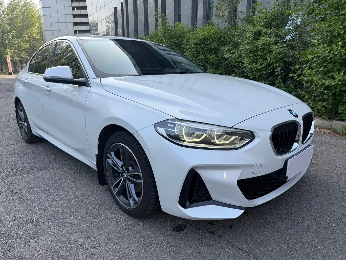 BMW 1 Series 2023 120i M Sport фото 2