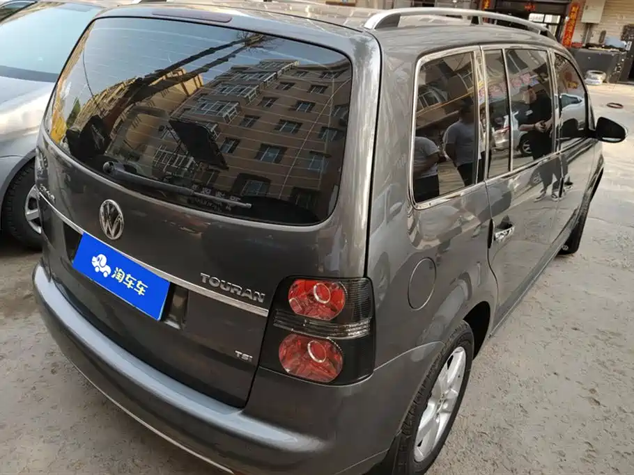 Volkswagen Touran 2011 1.4T DSG Intelligent Elite 5-seater фото 3