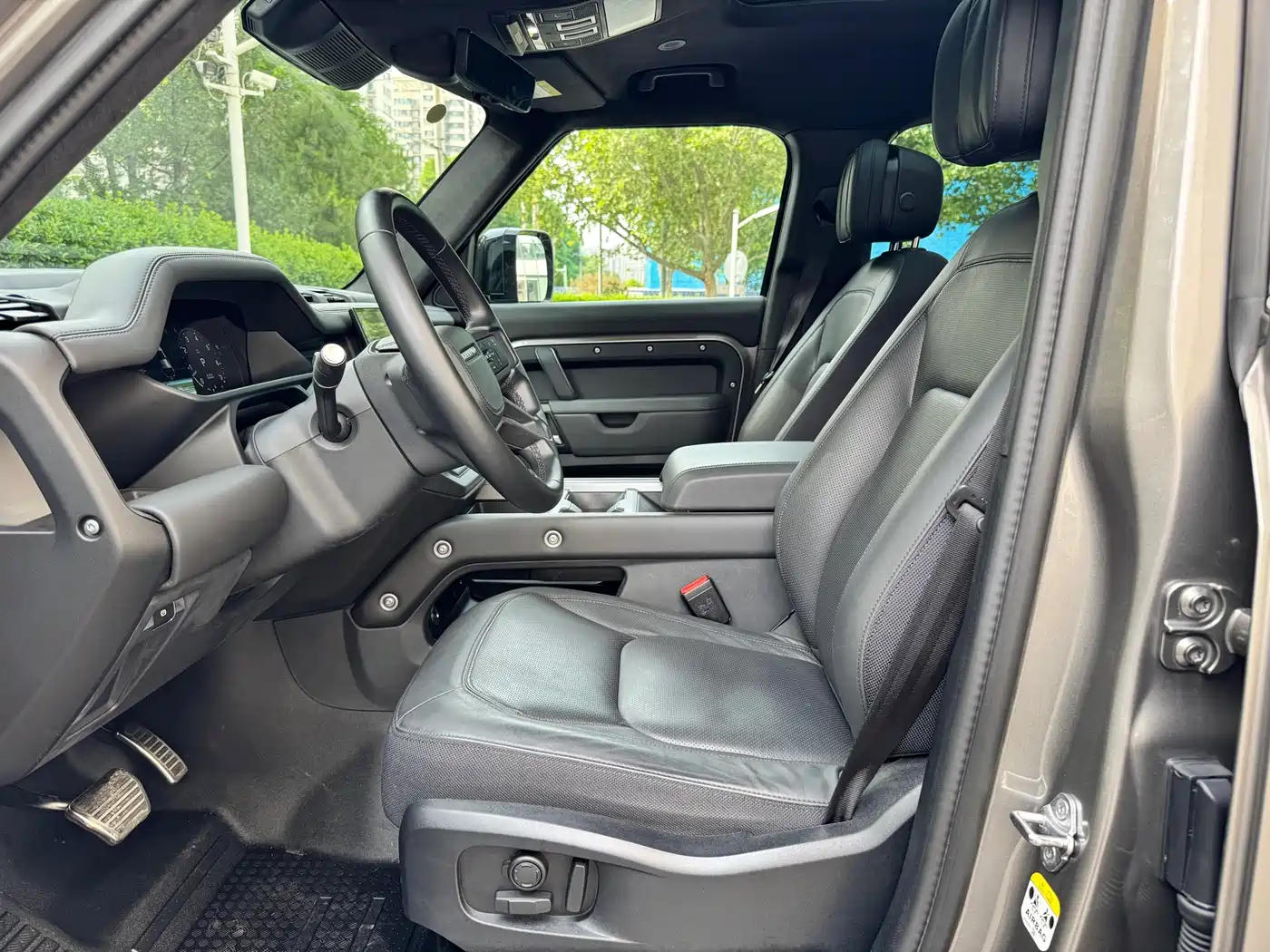 Land Rover Defender 2025 110 3.0T P400 X фото 9