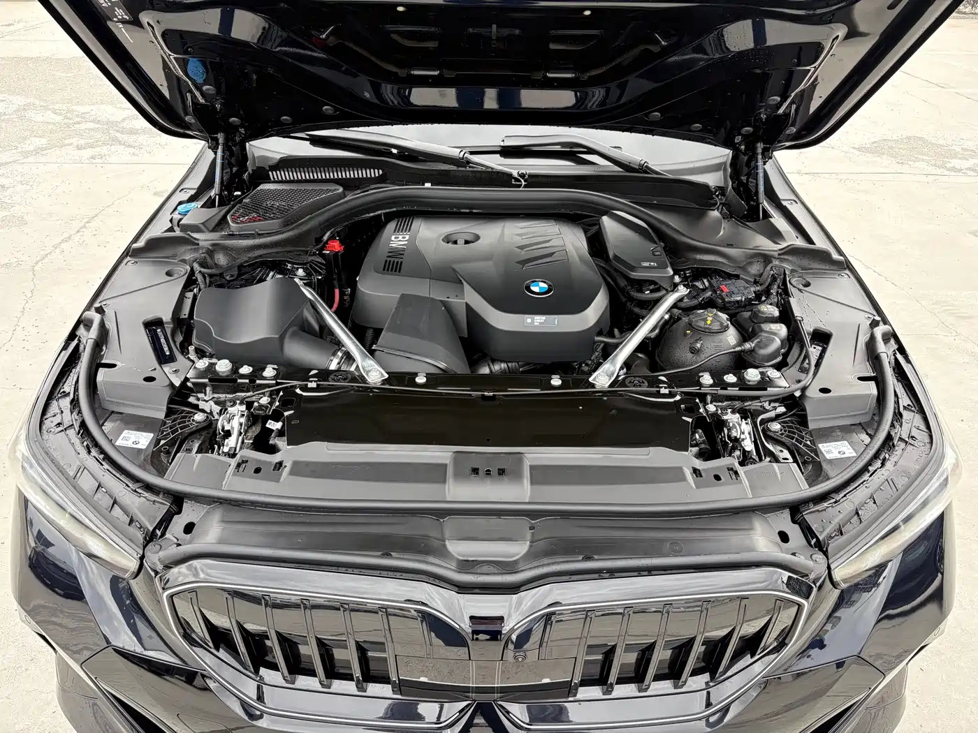 BMW 5 Series 2025 530Li Premium M Sport Package фото 12